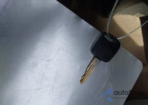 2001 Ford F-150 Xl/Xlt z USA, uszkodzony, nr VIN 2FTZX07241CA18635